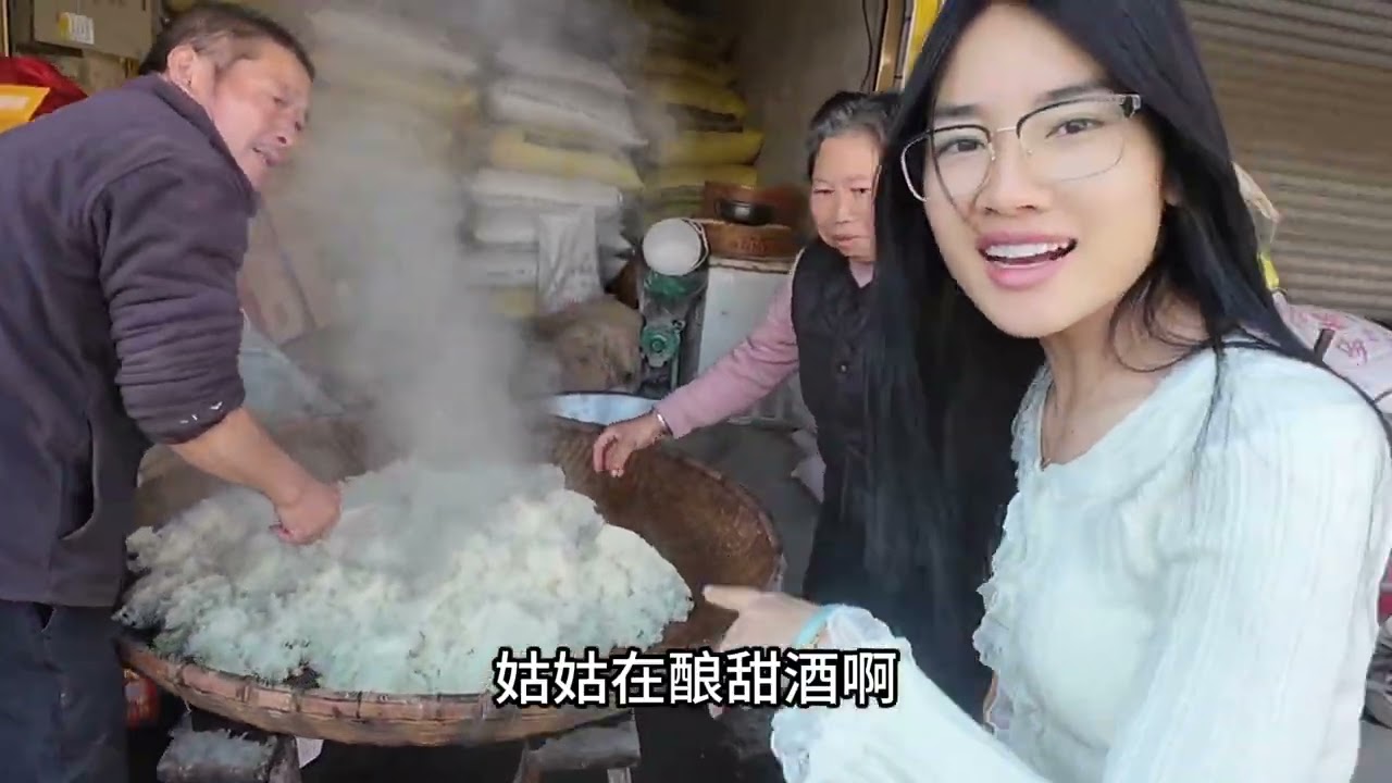 小月生病也不老实休息 今天又在琢磨销售地里的水果！去了大姑家看场地后就跑去园子里