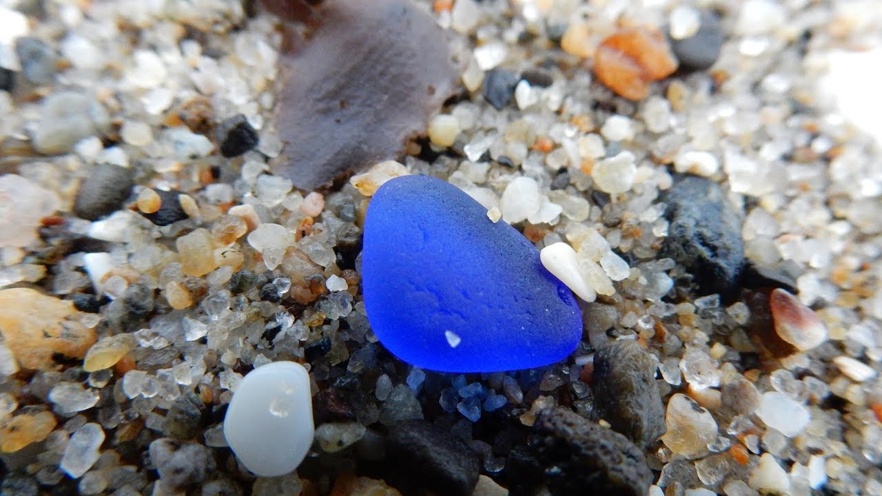 Beachcombing Magazine Blue Sea Glass