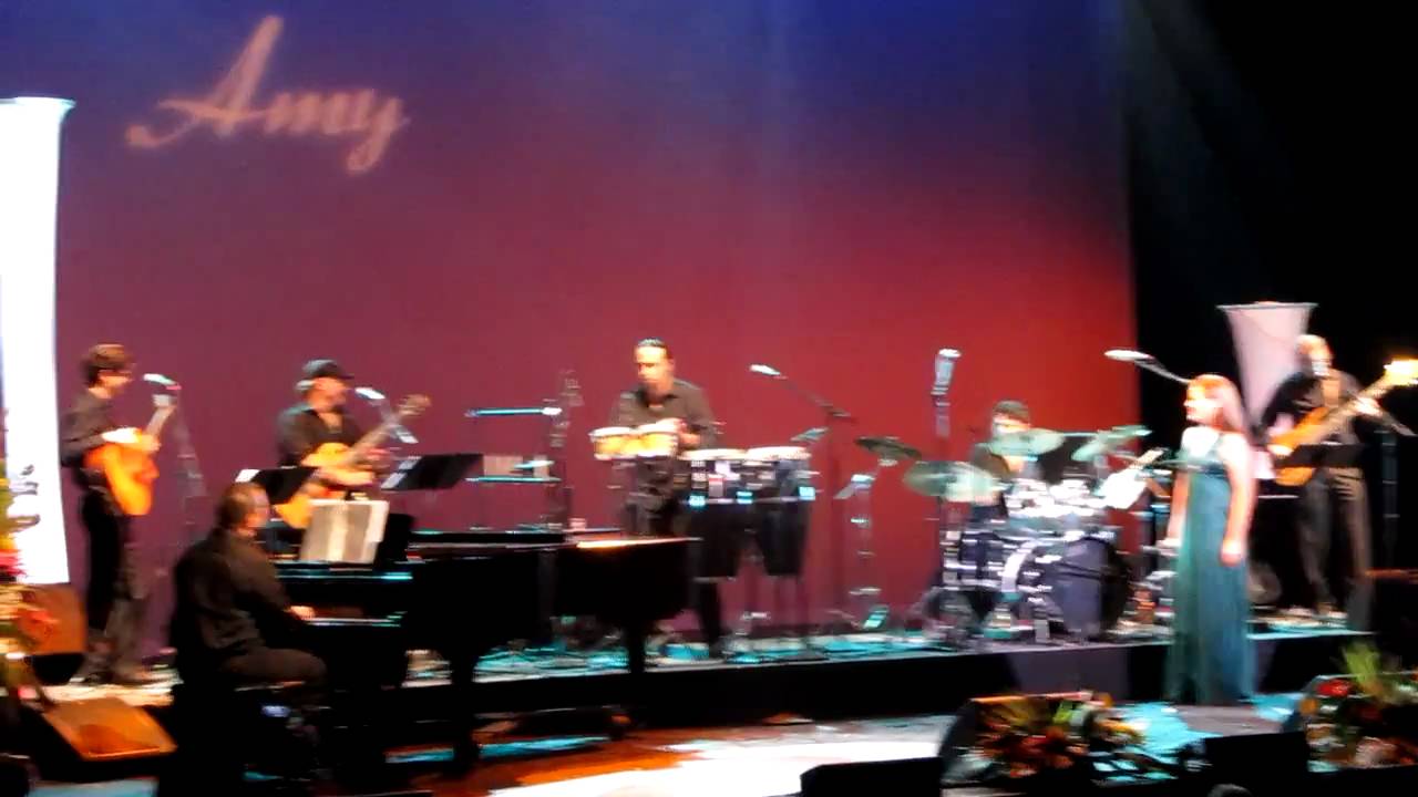 Amy Hanaiali'i - Hukilau (Maui live 3.5.11)