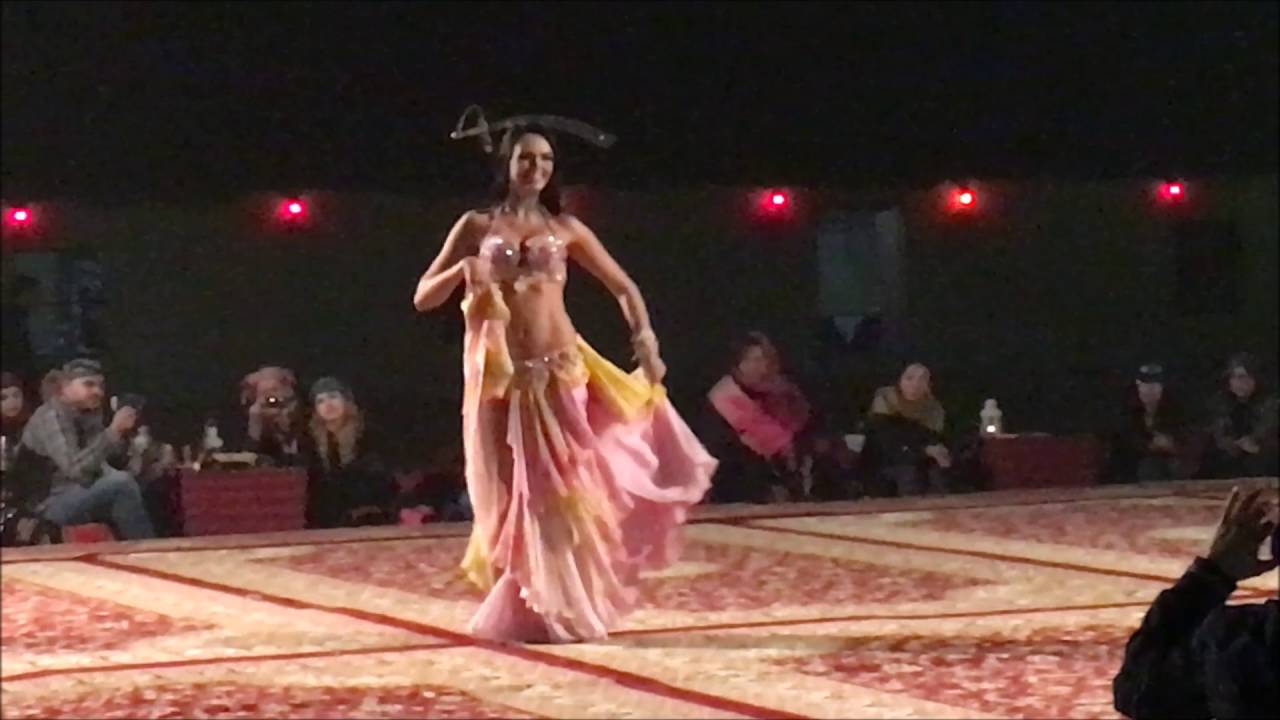 Kelly Slàviero BellyDancer - Desert Safari