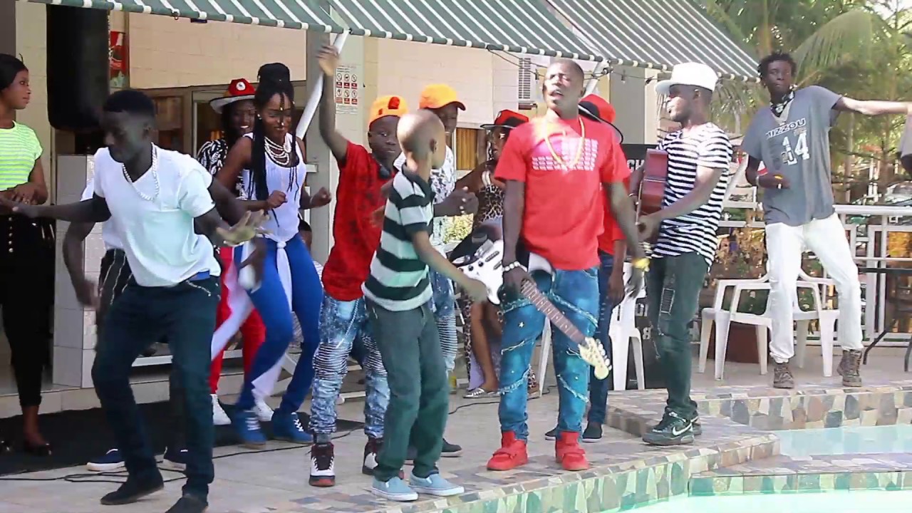O boy & Gambian Child   Aabutong loo mp3