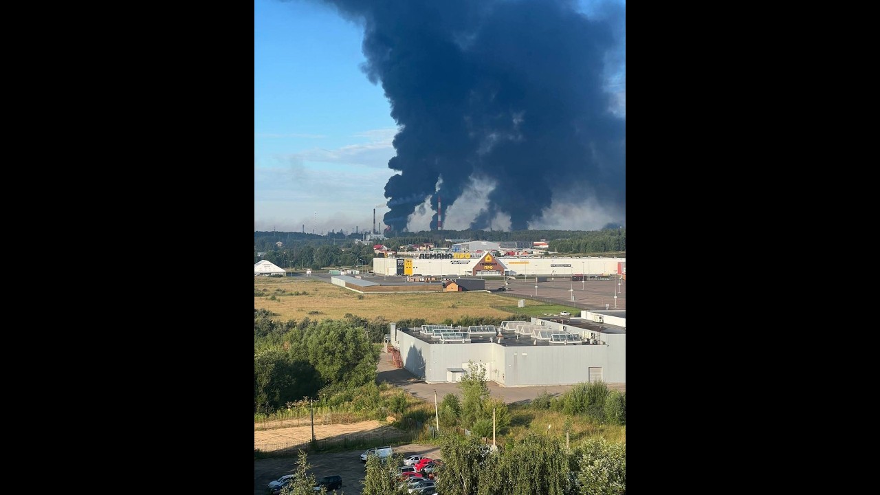 Ukraine Hits Two Refineries in One Night: Yaroslavl and Bashneft-Novoil