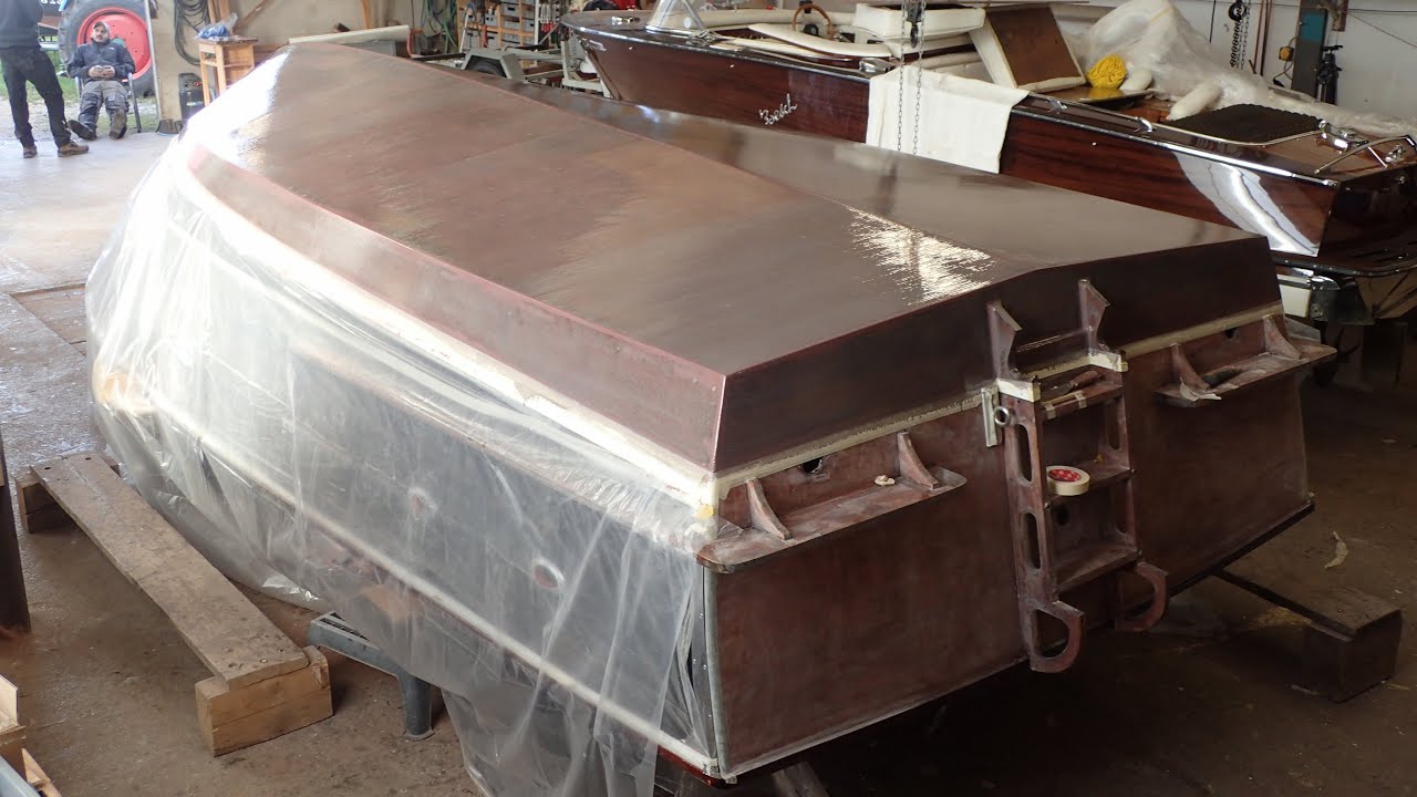 GFK Laminat auf einem Holzmotorboot