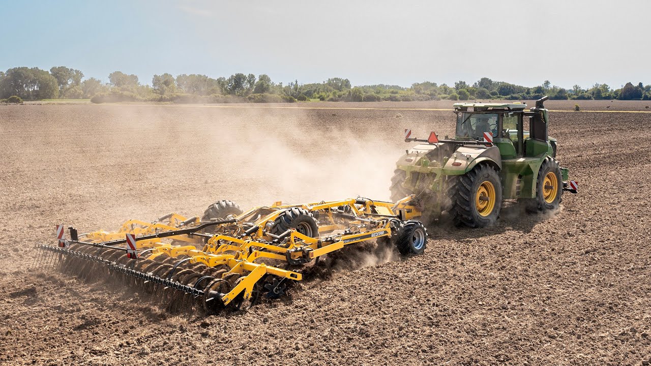 STORY | Spacovanie pôdy / sejba  2025 | John Deere 8R, 8220, 9R540 | 4K | East Slovakia Agriculture