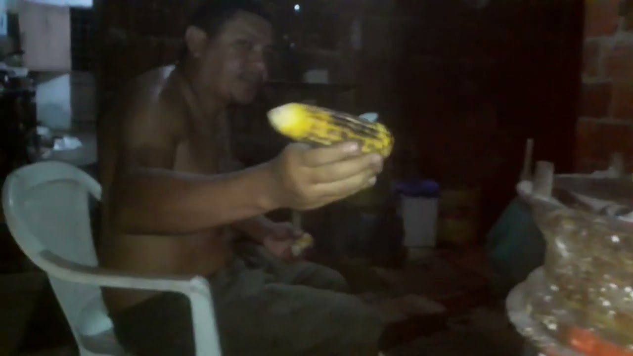assando milho verde na brasa