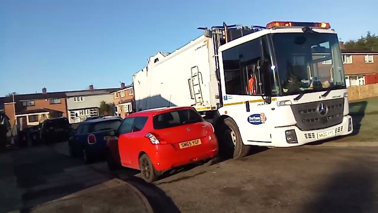 Binmen at 8:00am. XYD. Part 1