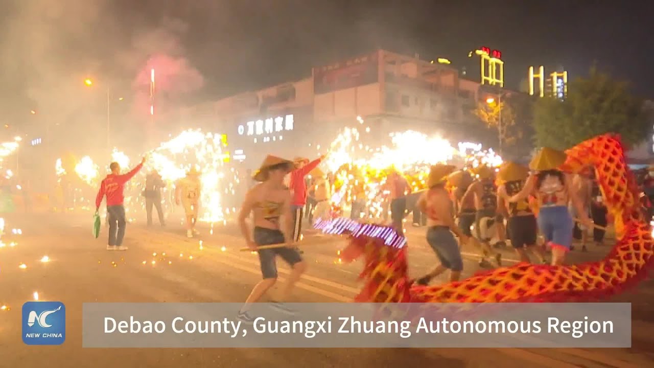 A dazzling display of Chinese culture: Fire dragon dance in S China