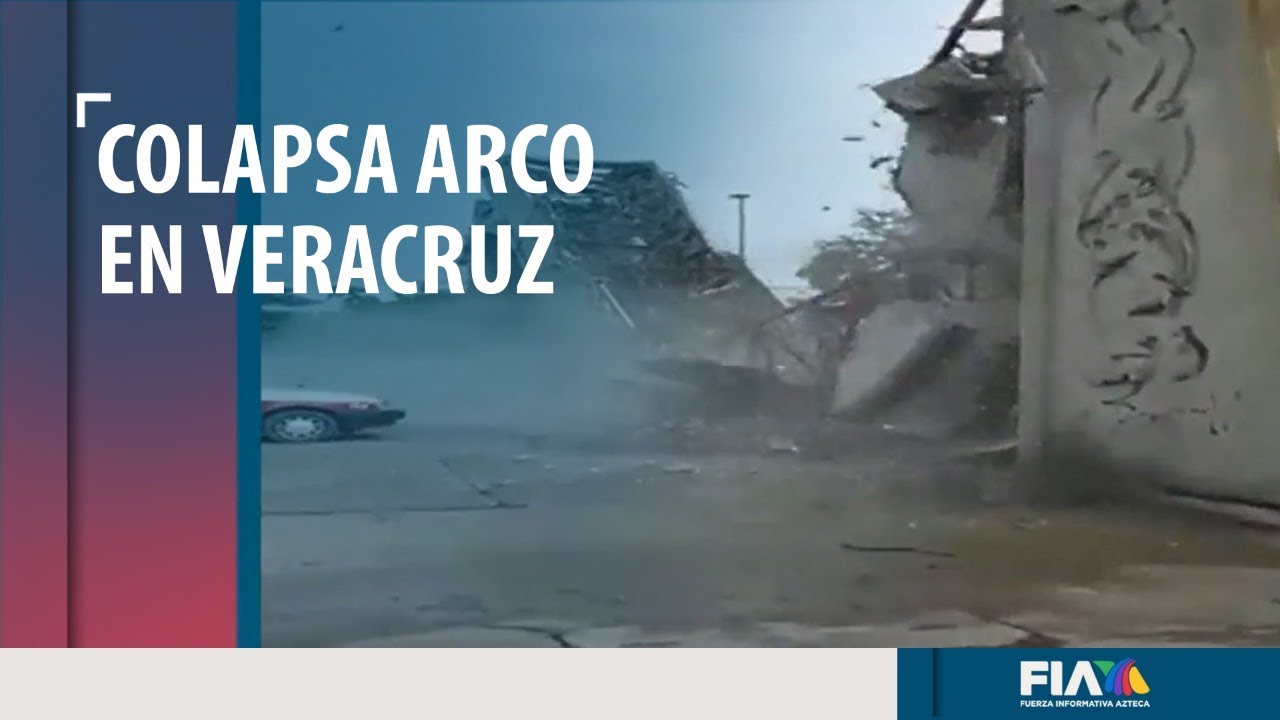 Colapsa arco de bienvenida en Coatzintla, Veracruz