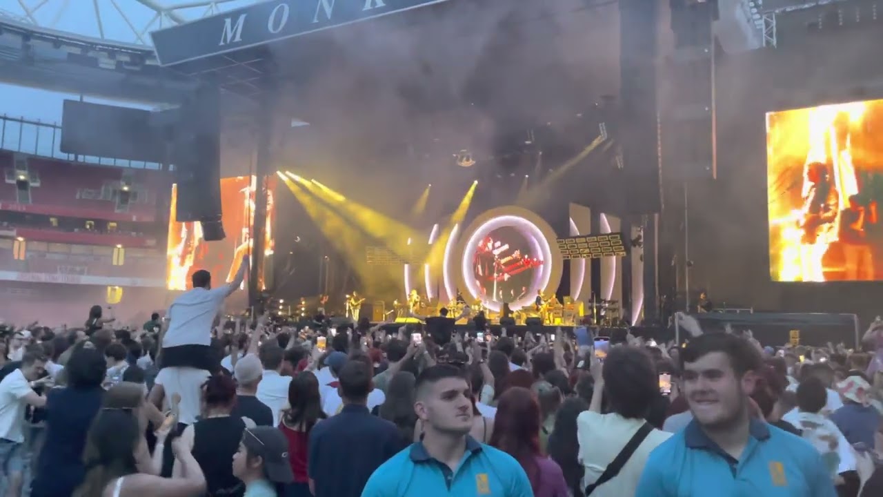 Arctic monkeys live at arsenal stadium 16 June 2023 - Do I wanna know