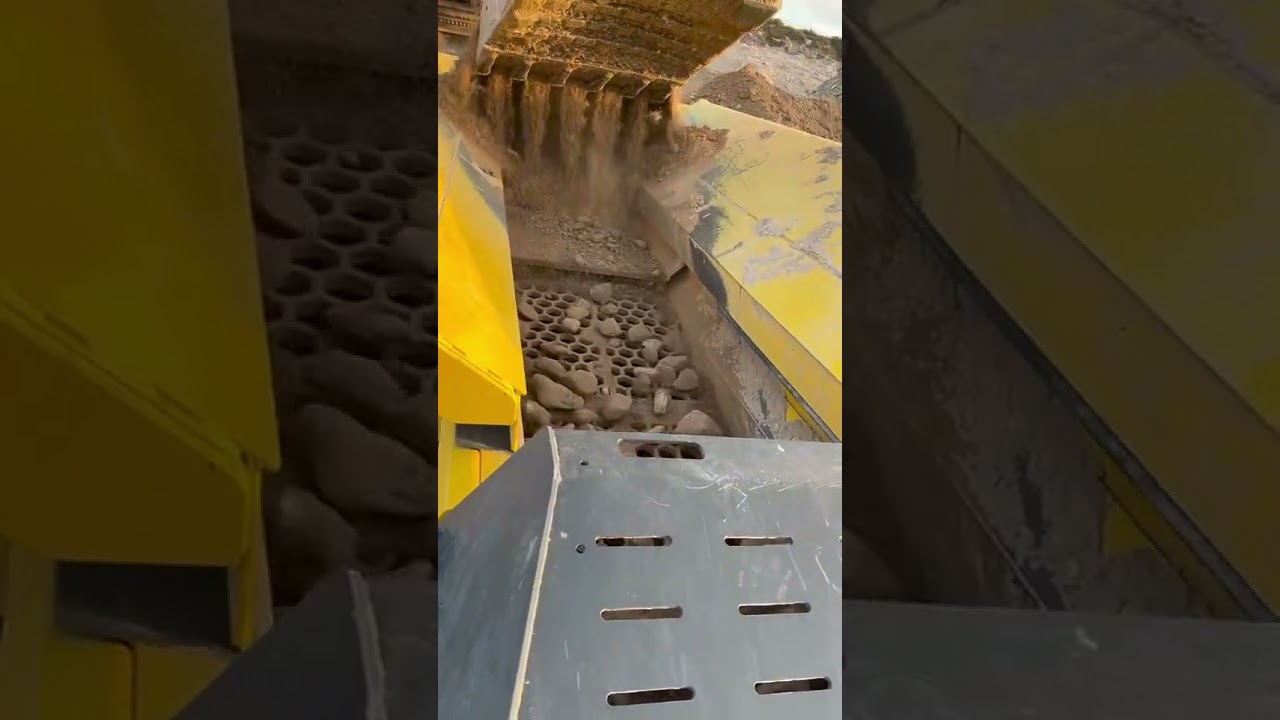 Keestrack B5 jaw crushing and screening #keestrack B5