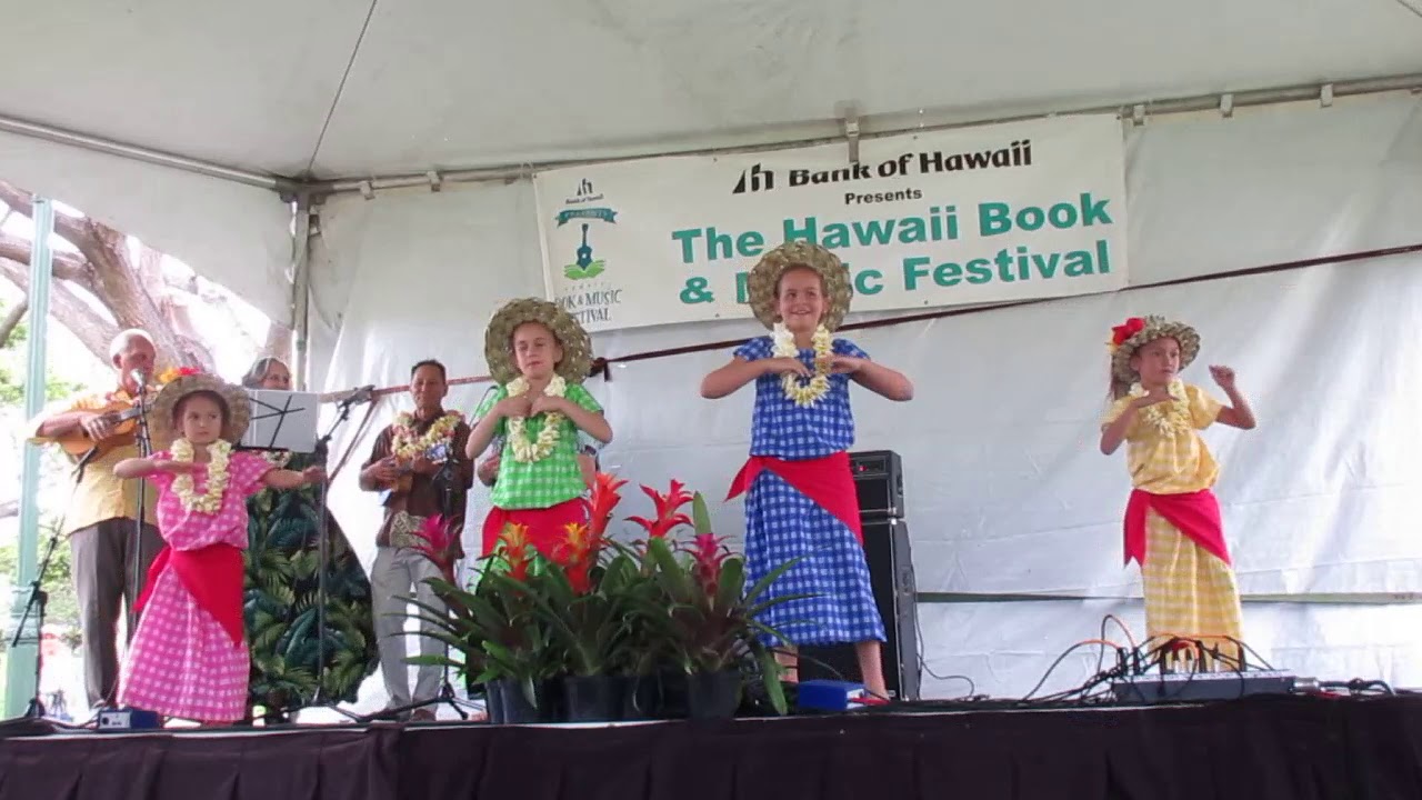 Hālau Hula Kamamolikolehua - 