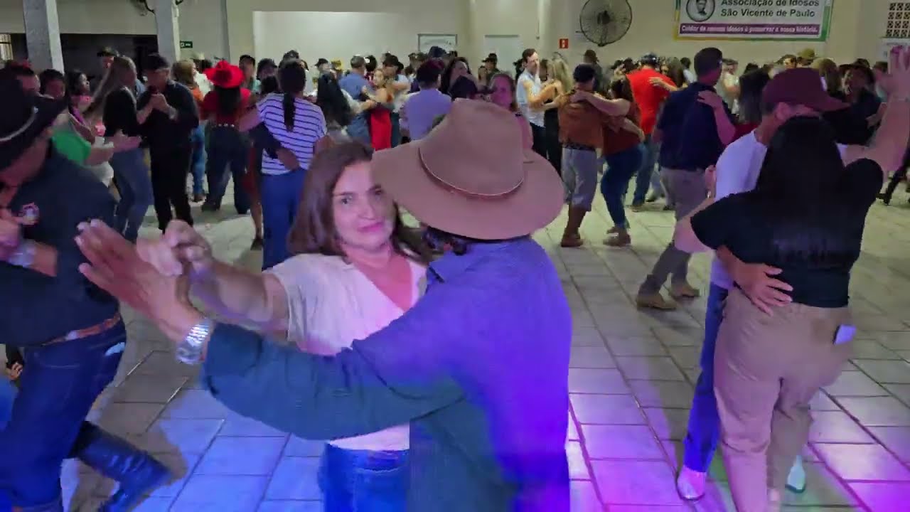 Bailão na Associação de idosos São Vicente de Pulo Palmital Paraná(com marcos e margarida)