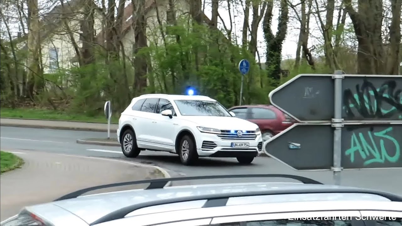 Reserve HLF mit Bullhorn [Reserve ITW L&uuml;nen+ Zivil MTD vom DRK] Einsatzfahrten Fw Schwerte Mitte