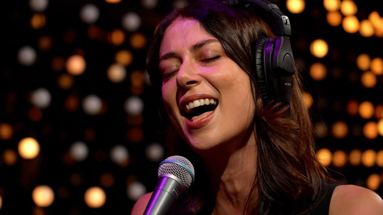 Grace Cummings - A Precious Thing (Live on KEXP)