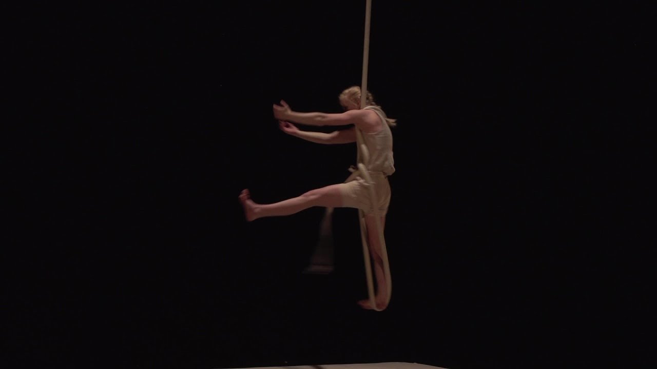 Saana Leppänen vertical rope closing act DOCH 2018