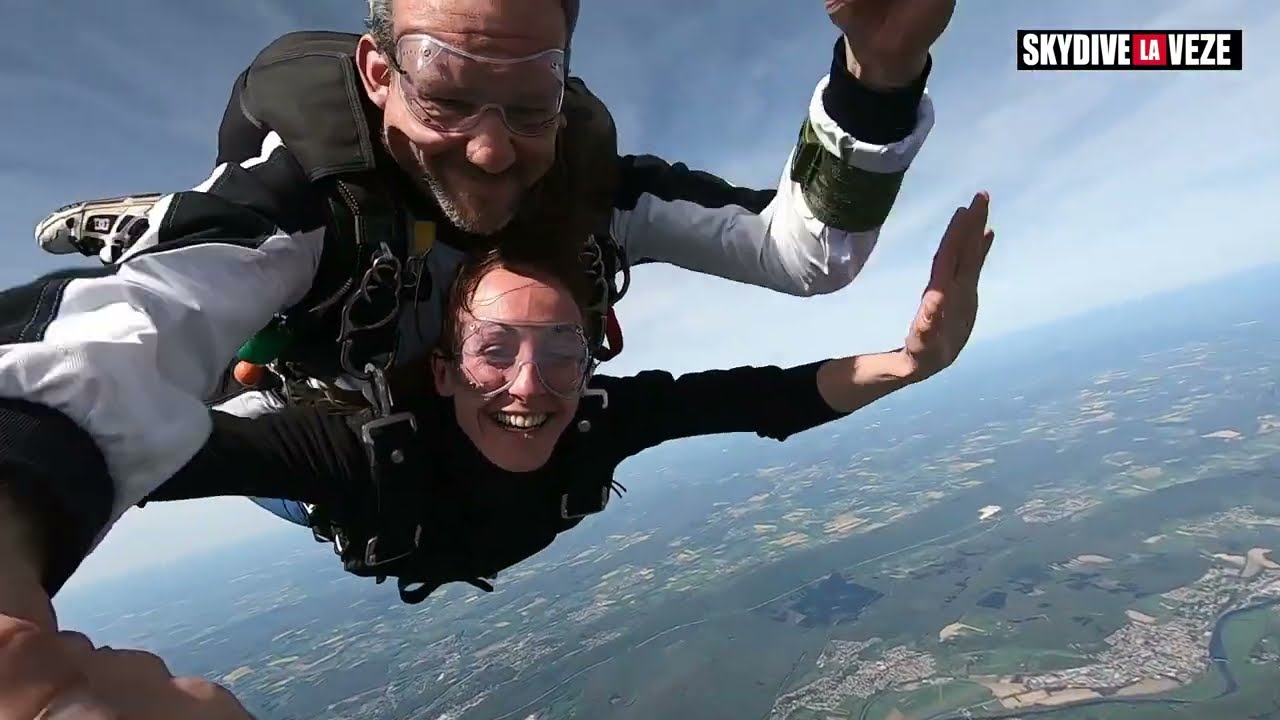 Saut en parachute Tandem Besançon La Véze 2024