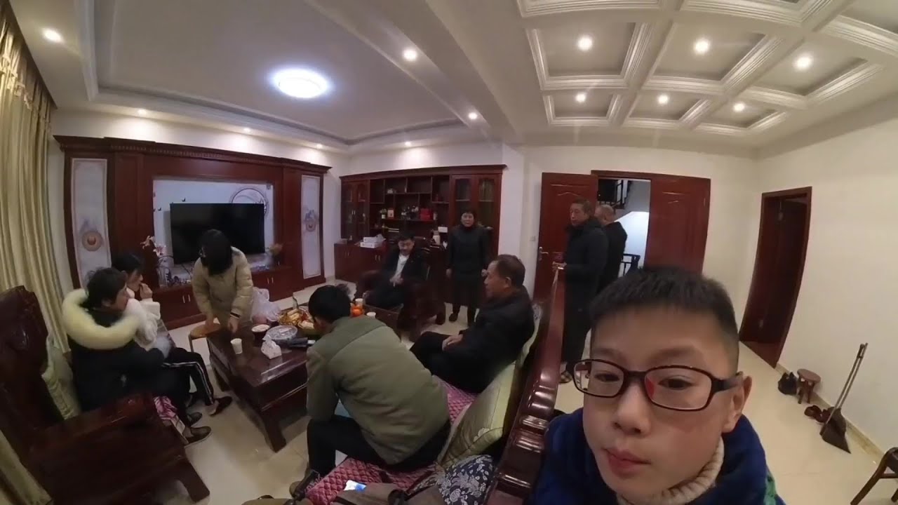 流浪2年终于回家和父母团聚，40小时虽辛苦，但到家那一刻好幸福