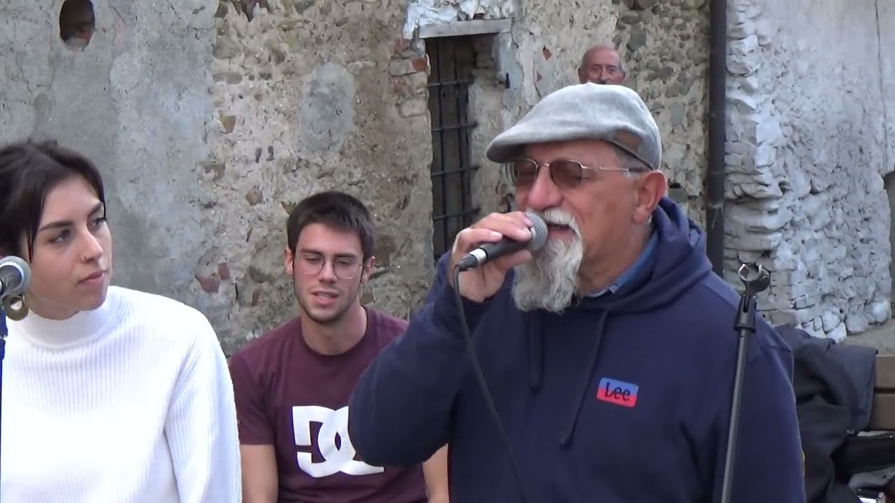 gruppo canzoni in compagnia a rossana(con il grande Mauro morello n.1 e Francesca   grande voce)