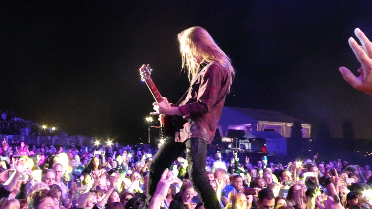 Poison- Talk Dirty to Me In.Irvine 5-18-18