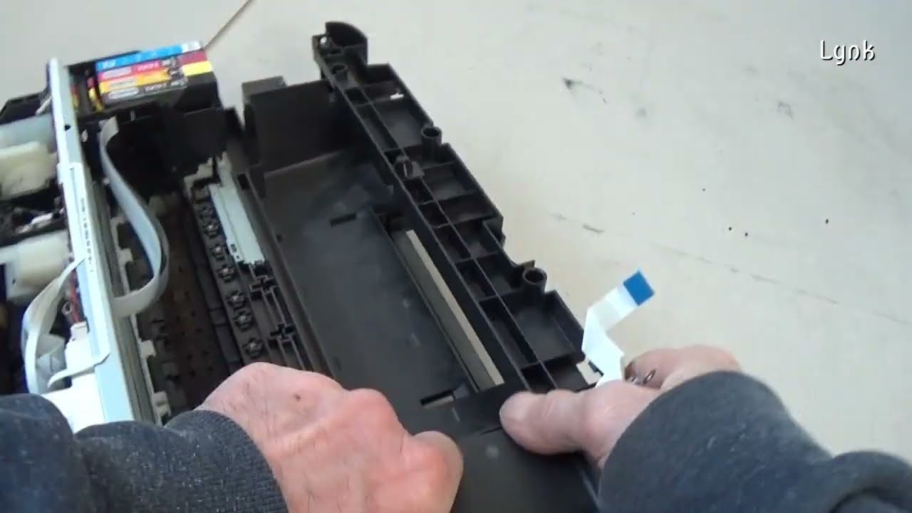 Disassembly/reassembly Epson WF-2630 WF-2530 WF-2540 WF-2650 WF-2660 WF-2670