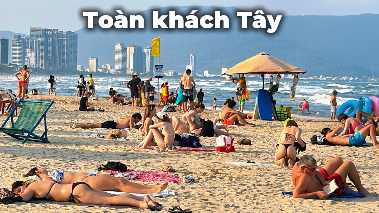 Biển Đà Nẵng giờ toàn khách Tây