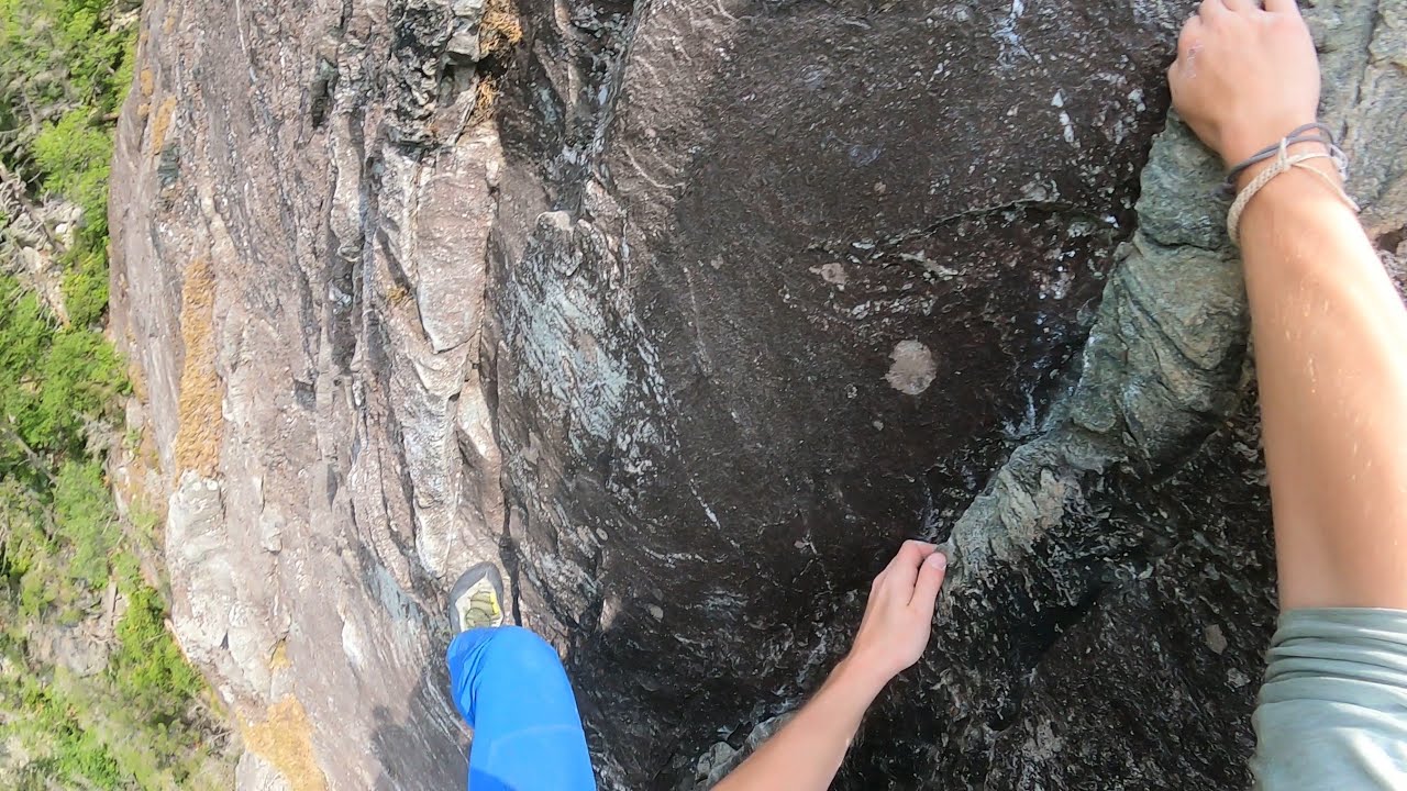 Pitch One of The Daddy 5.6 ~ Rock Climb The Amphitheater, Linville Gorge