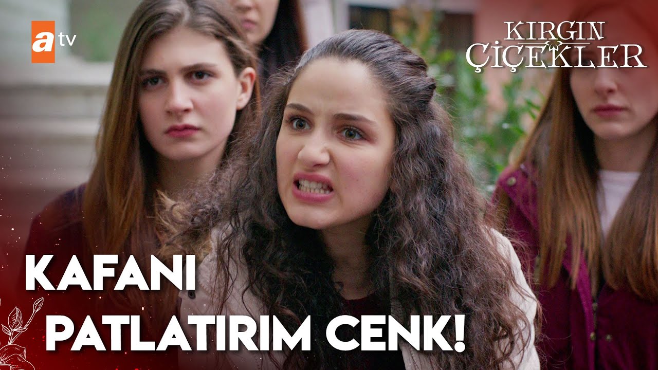 Kızlar Cenk'e saldırıyor! | Kırgın Çiçekler