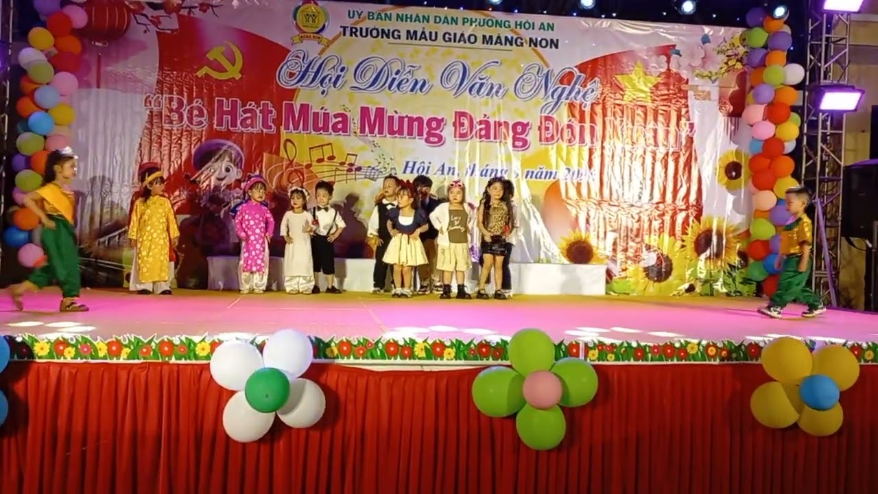 Biểu diễn thời trang 