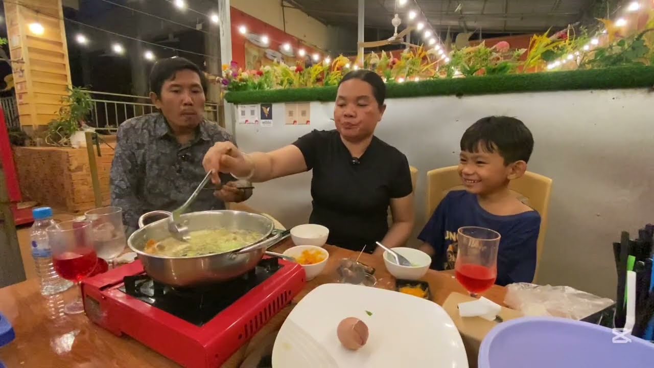 Today I'm not cooking, I'm bringing my family to eat soup, khmer cooking