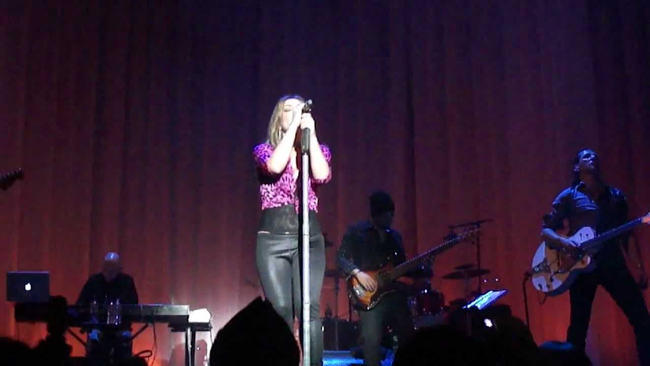 París (Final) y Dulce locura - Amaia Montero (06-03-12) HD