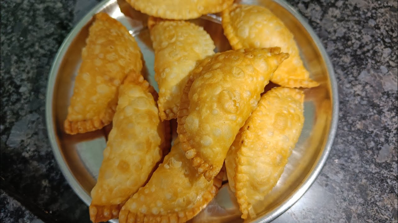 एकदम खस्ता और क्रिस्पी मावे वाला गुजिया बनाने परफेक्ट तरीका| Holi Gujiya 😋 Subscribe My Channel 🙏🏻