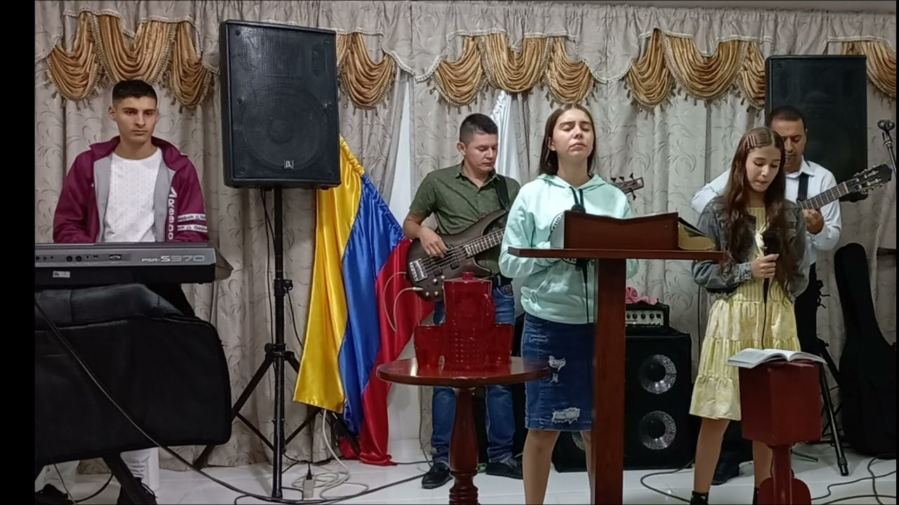 HERMANAS QUINTERO - Himnos en vivo
