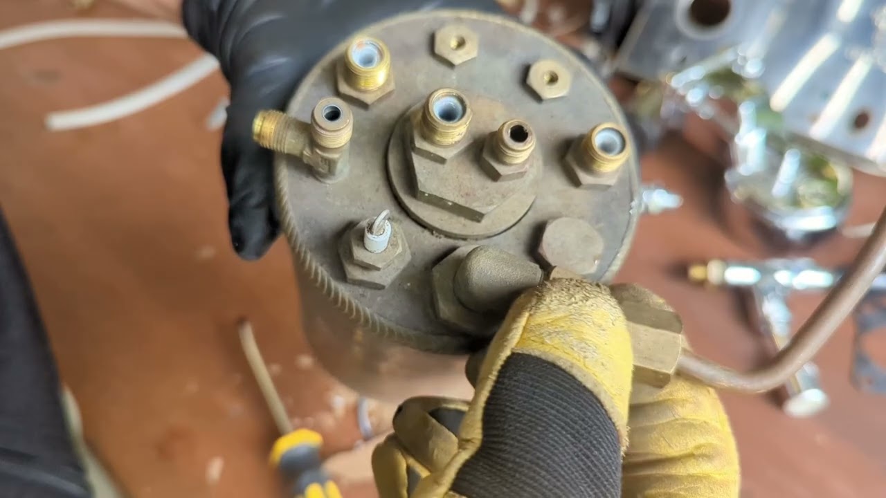 Rescuing Parts: A Surprising Discovery for our Pasquini Livia 90 Restoration!