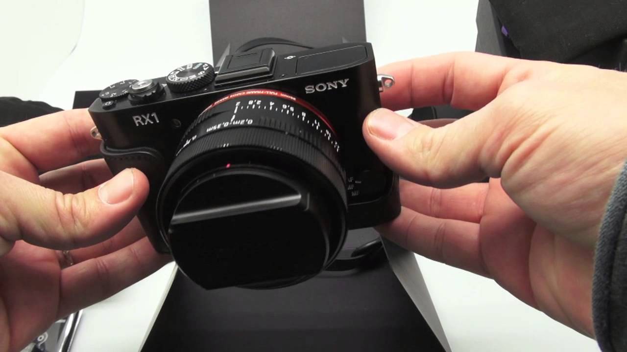 The Gariz Case for the Sony RX1 - Case, Strap, Lens Cap Deluxe kit