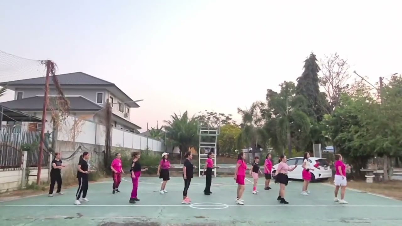 #ขันหมากเศรษฐี สาวๆไลน์แดนซ์ระยอง ณ สนามบาสต้นยางใหญ่ 