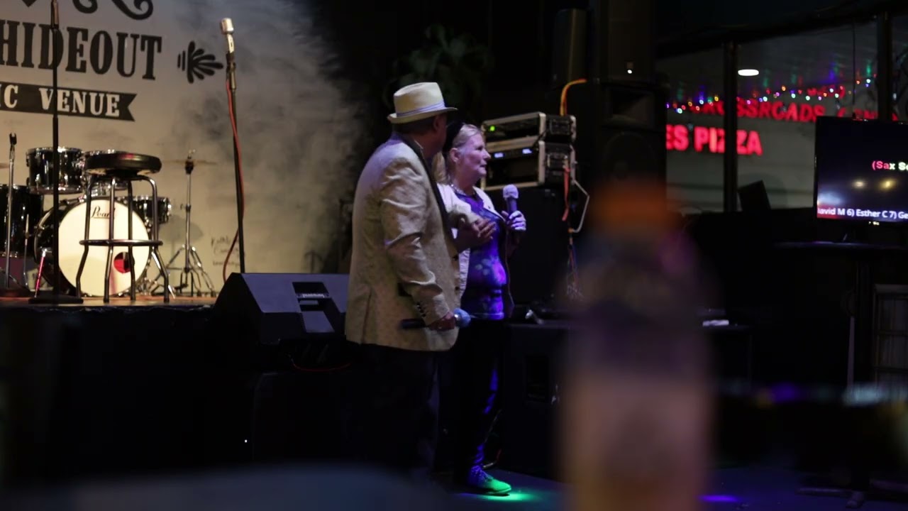 Glen and Nancy Sing Quando Quando Quando