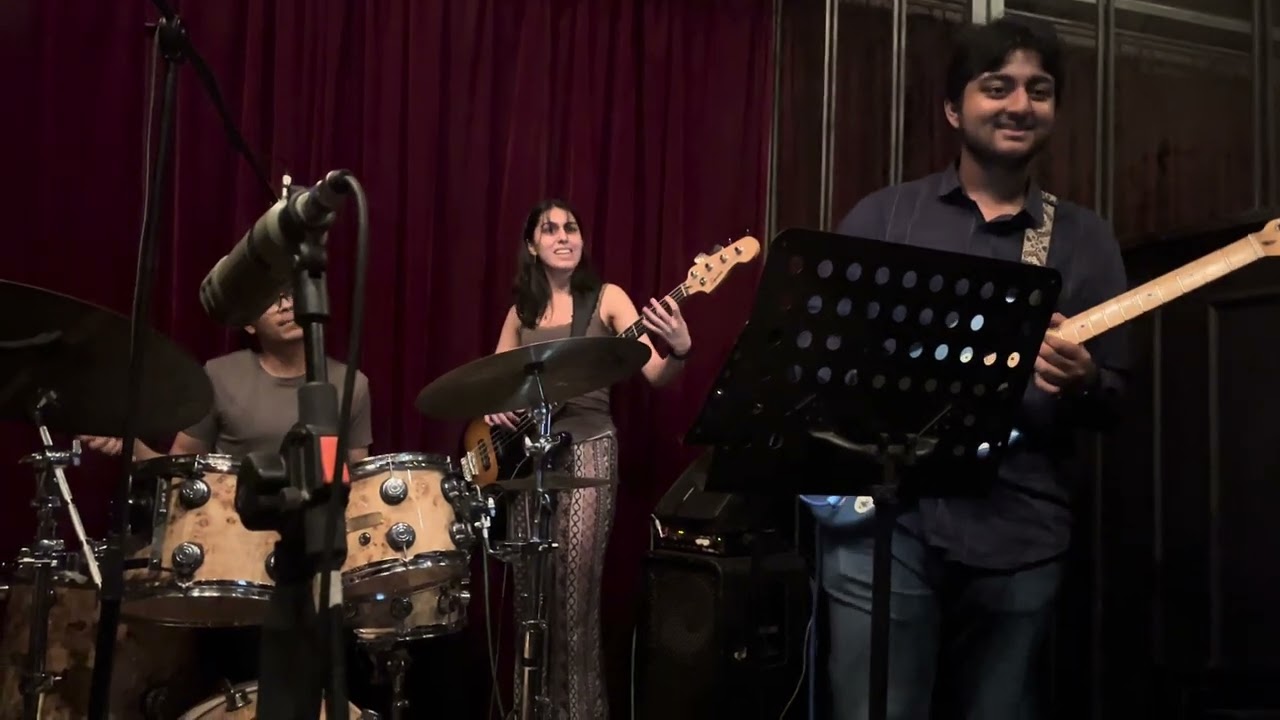 Oleo (live at The Piano Man Delhi)
