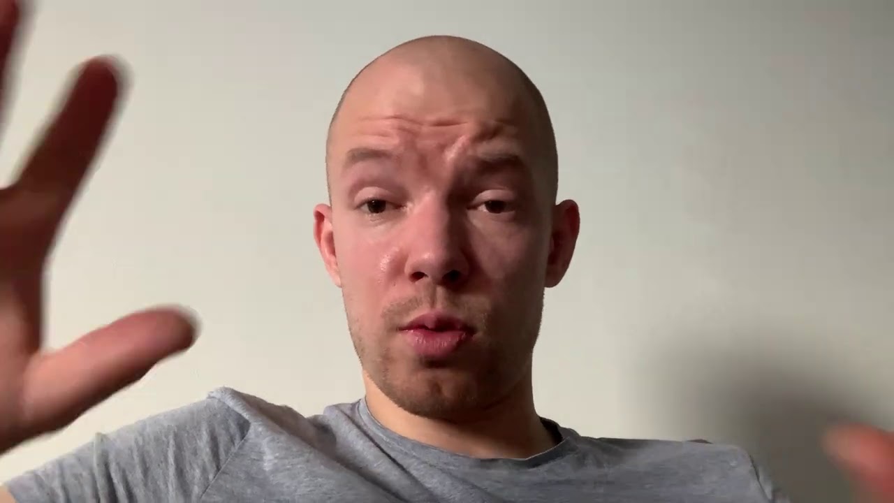 Почему одна нога тоньше, худее, меньше в объеме перед и после эндопротезирования? Нужно ли лечить?