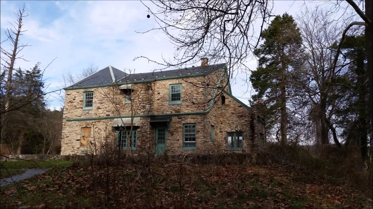 Urban Exploring - Former NFL Players abandoned house