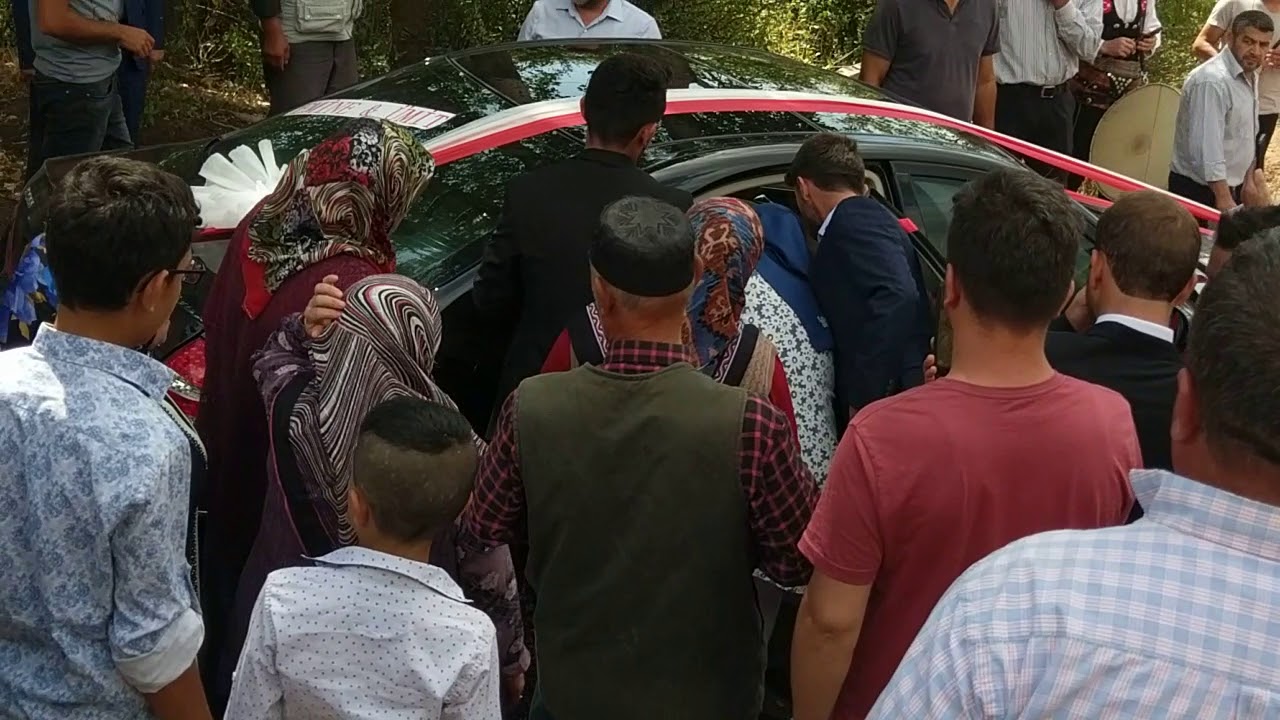 Köy geleneklerine uygun gelin cikarma