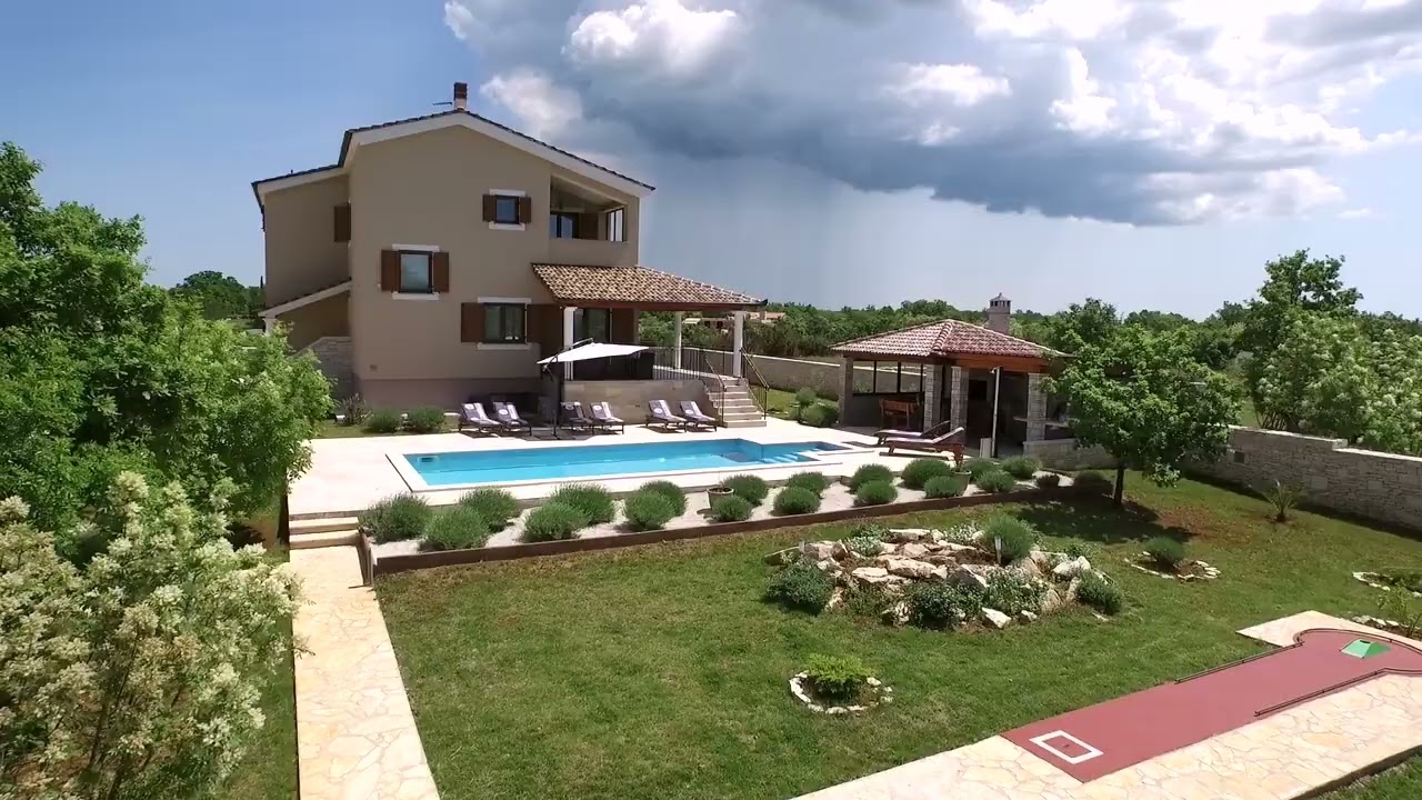 Prodaja, Istra, Pula, luksuzna vila, bazen, sportski teren