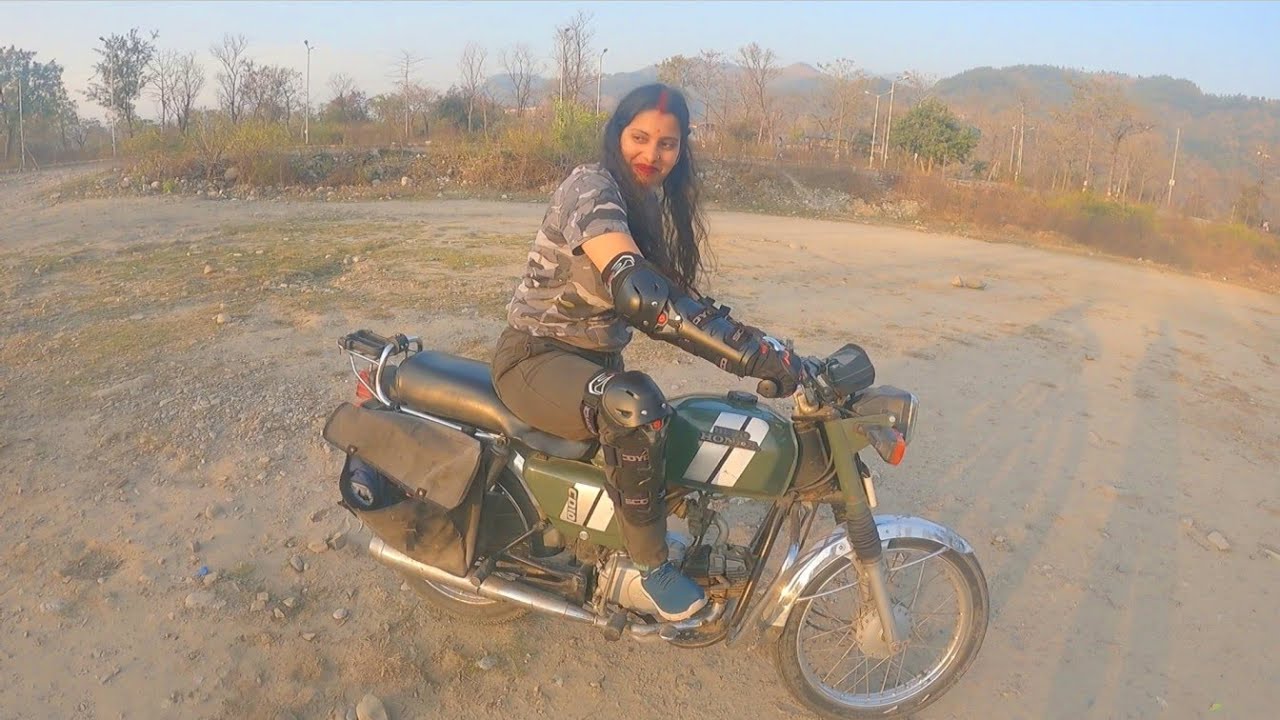 Girl Riding Bike in Army Look 🔥🔥🔥 #herohonda #cd100ss #girlrider #dehradun