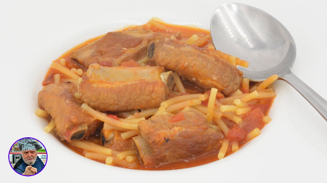 Prueba estas costillas de cerdo con fideos a la cazuela y no te gustará comerlas de otra manera
