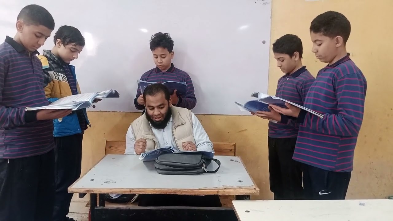 شاء الله أن يبلتي أيوب عليه السلام ليس بالنعم بل بزوالها 😯