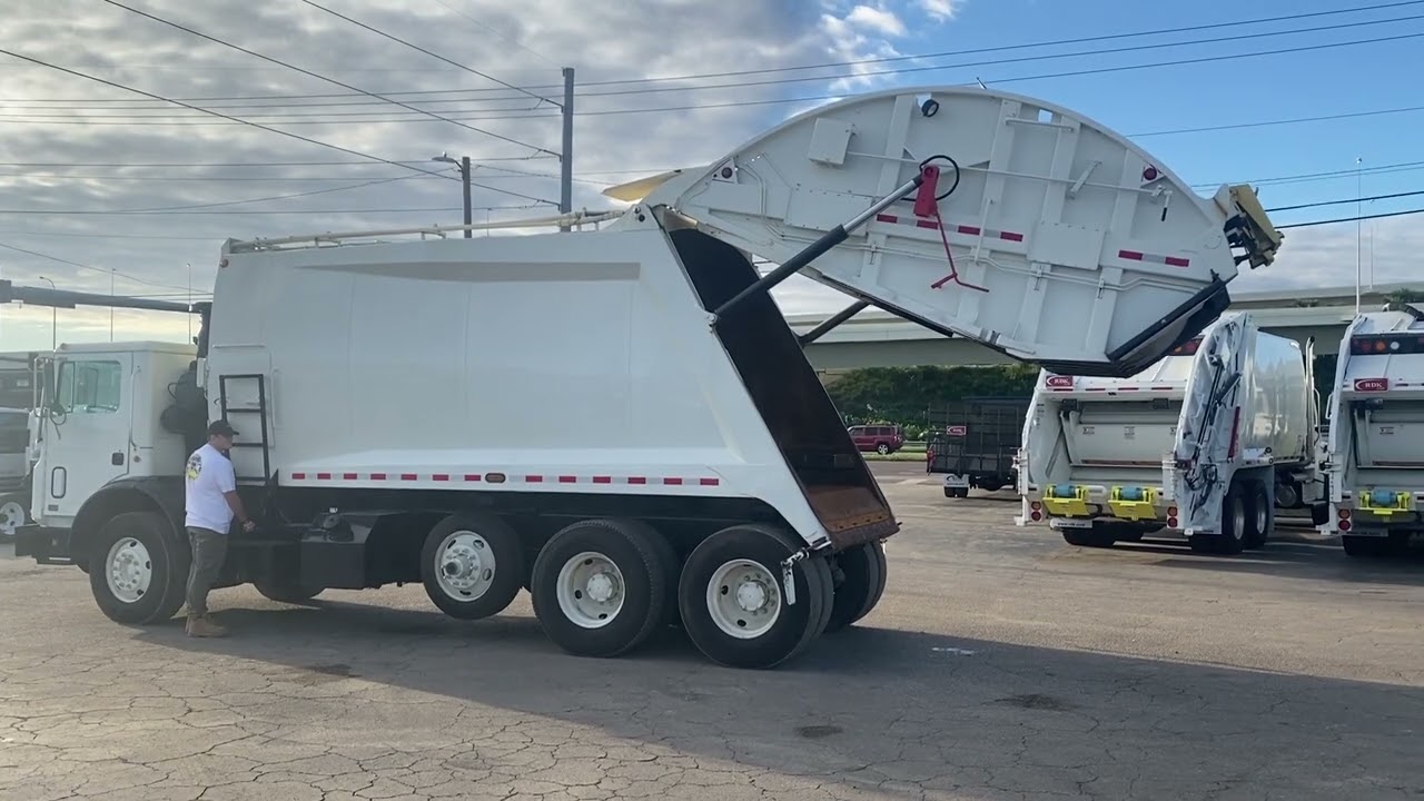 2011 Mack MRU613 28YD Mc Neilus Rear Loader Garbage Truck - 108488