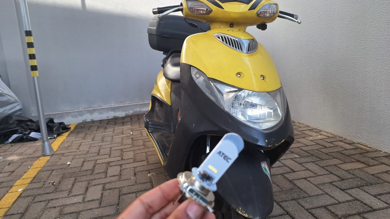 FAÇA VOCÊ MESMO! Como Trocar Lâmpada do Farol da Suzuki Burgman 125