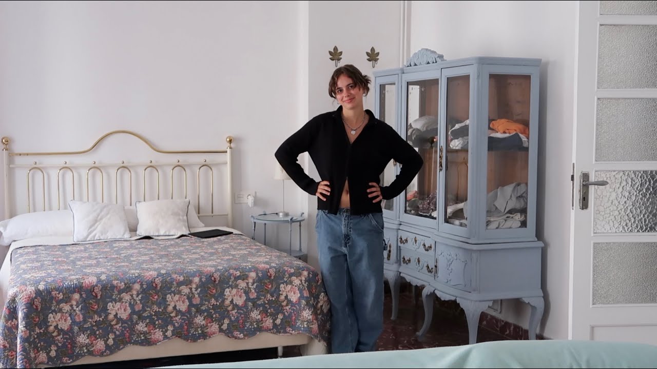 valencia airbnb tour (very cool and perfect)