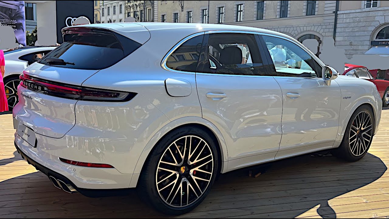 2024 Porsche Cayenne Turbo E-Hybrid