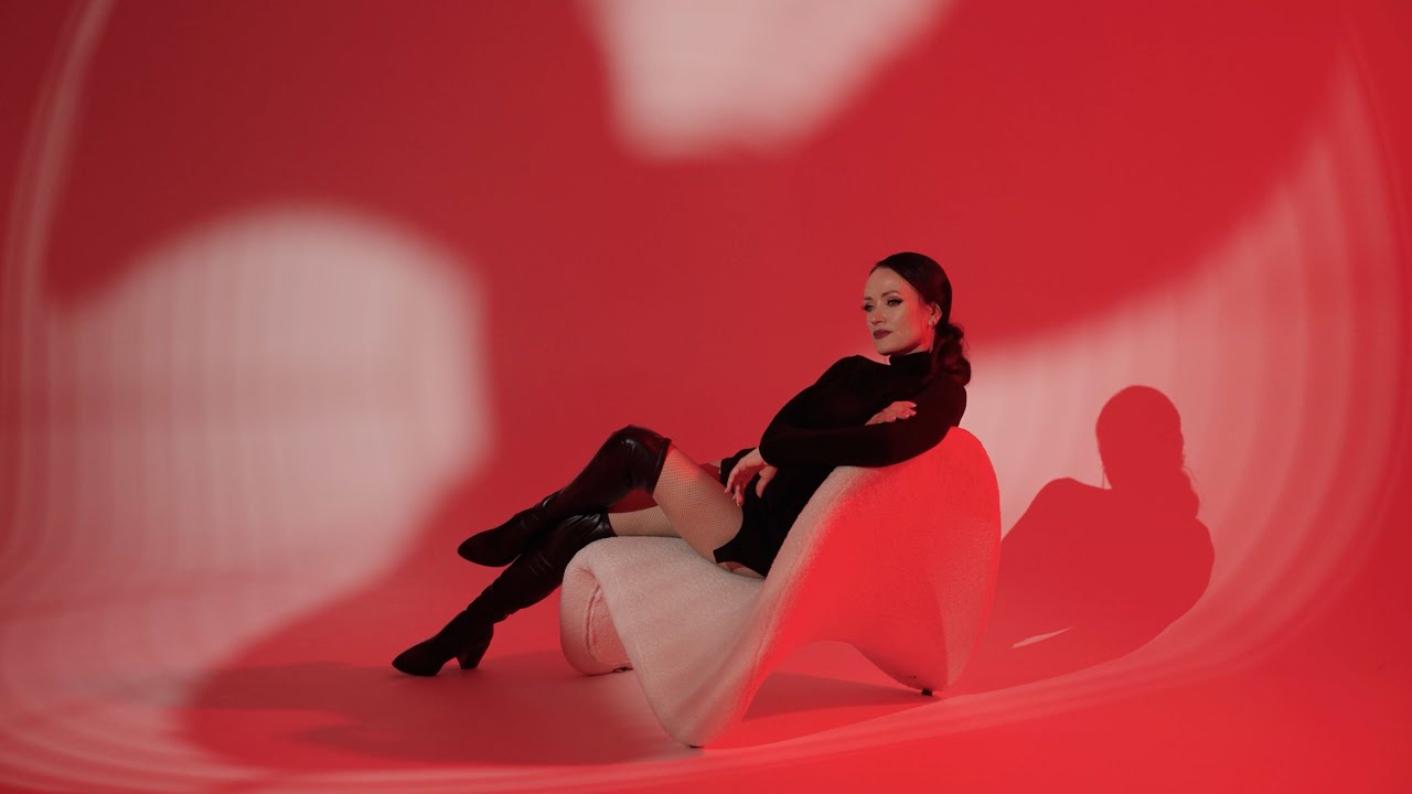 BAIBA OZOLIŅA - Elektriski pieskarties (Official Music Video)