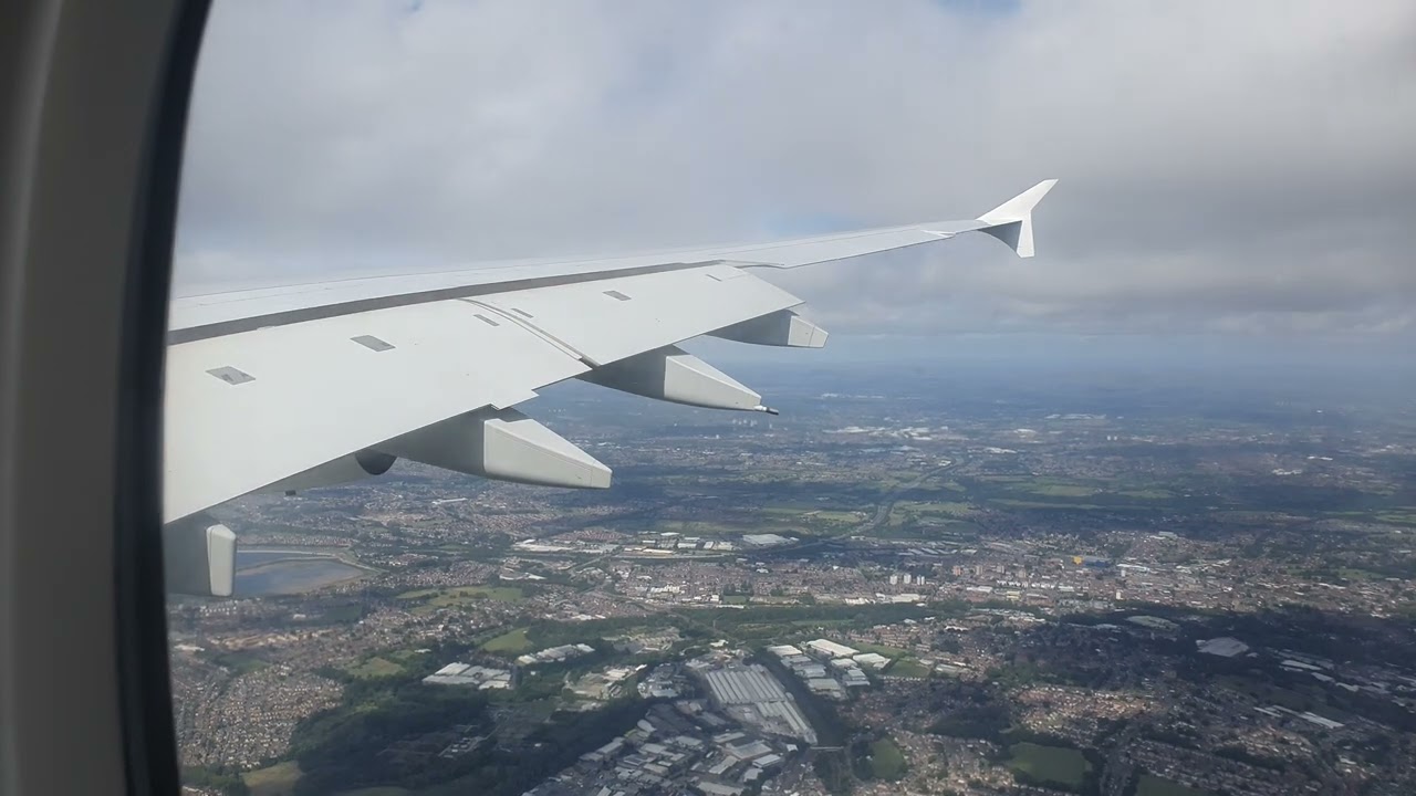 On Board Emirates Airbus A380 A6-EOC Flight EK017 Landing at Manchester Airport from Dubai 21-08-22
